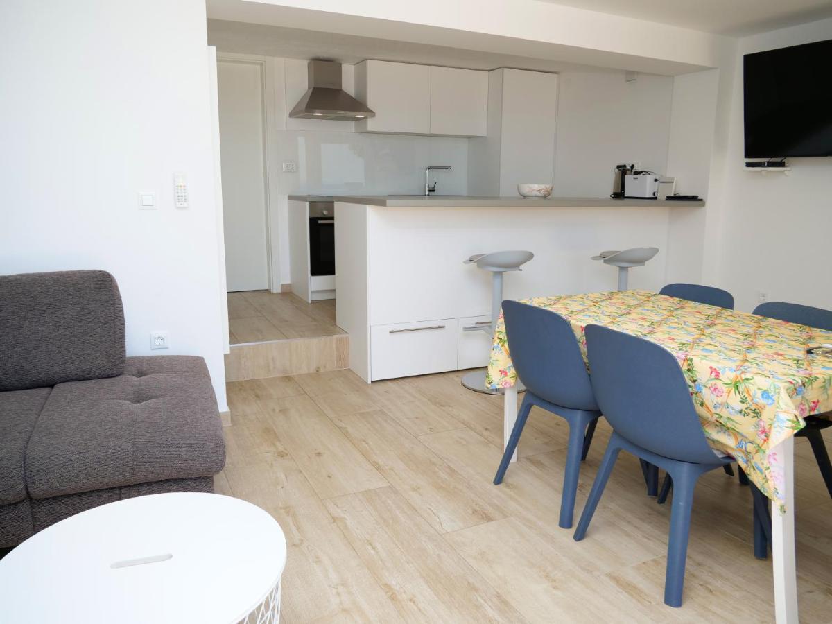 Apartmani Smilja Primošten Zewnętrze zdjęcie